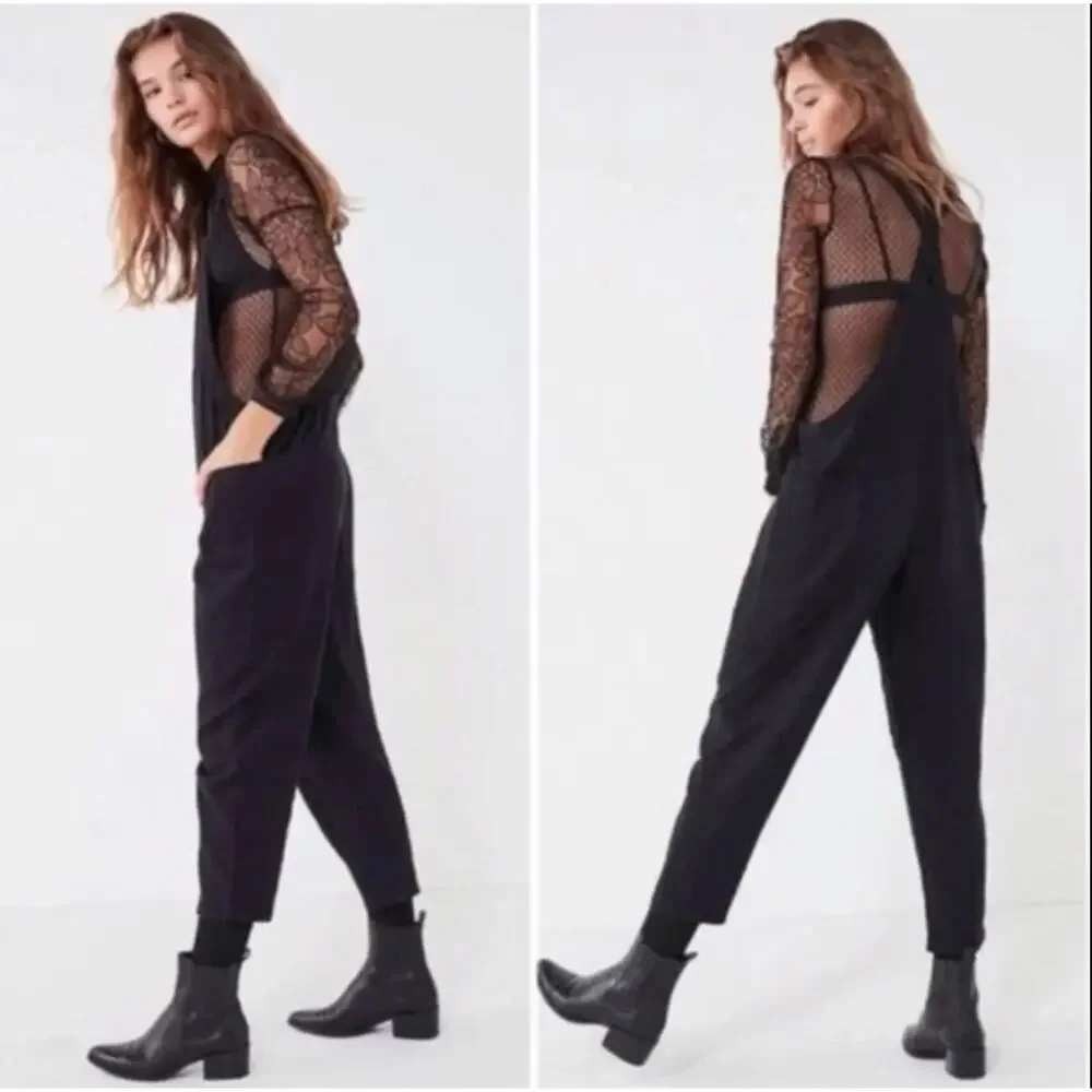 BDG Women Black Linen Blend Relaxed Cross Back Wide Leg‎ Overalls Medium